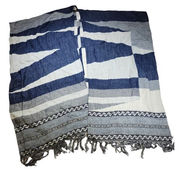 American Eagle Women's Navy Blue Aztec Fringe Poncho One Size Fits All - Picture 3 of 8